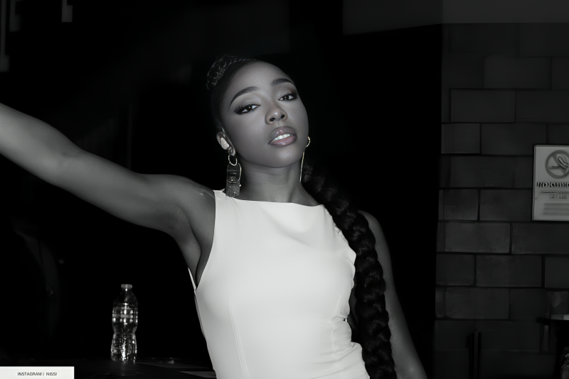 Nissi In Enormous Thigh-High Boots