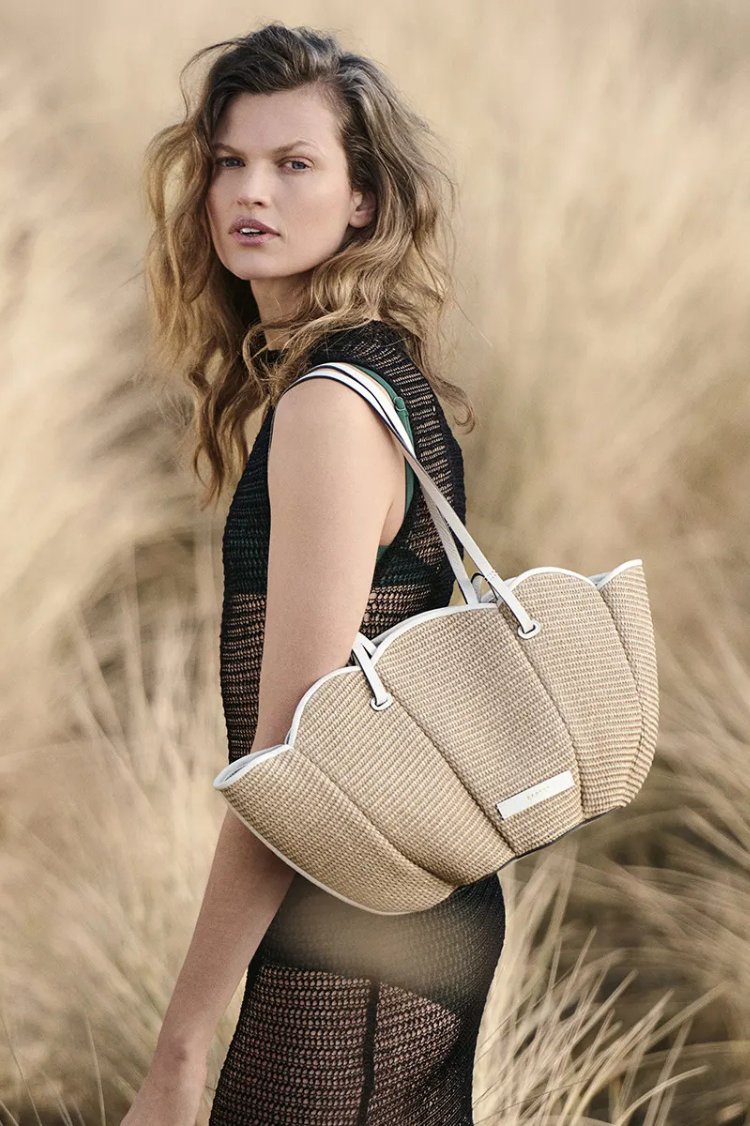 Trendy tote bags