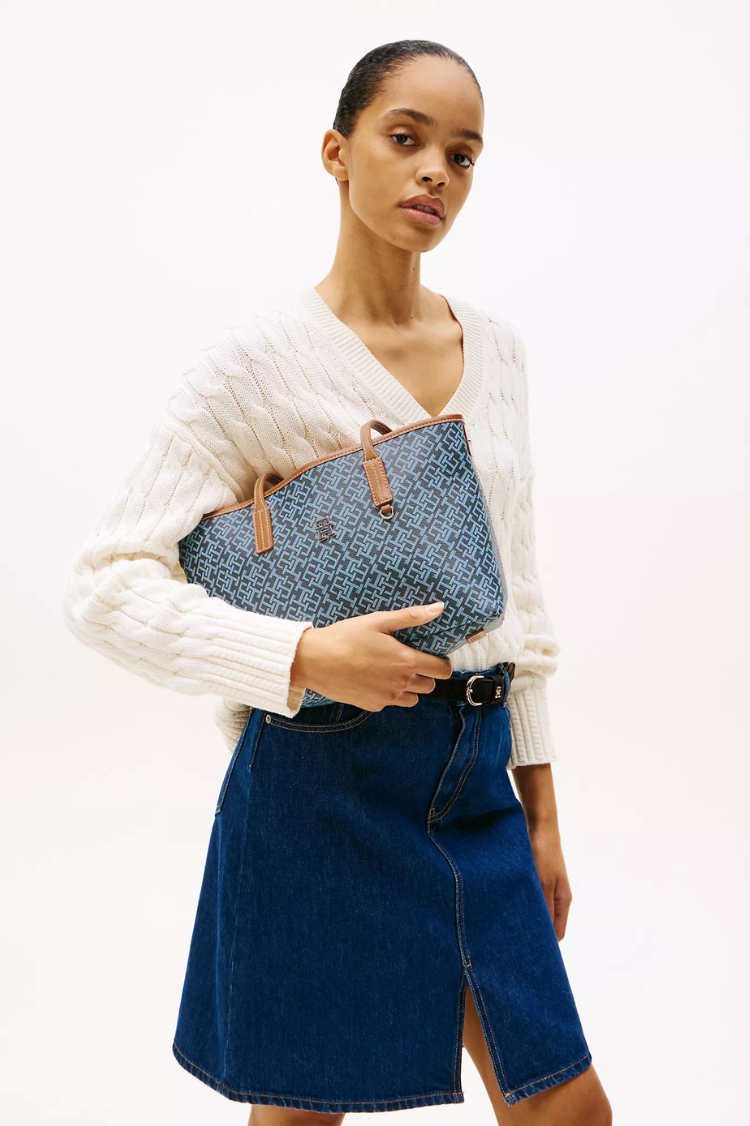 Trendy tote bags
