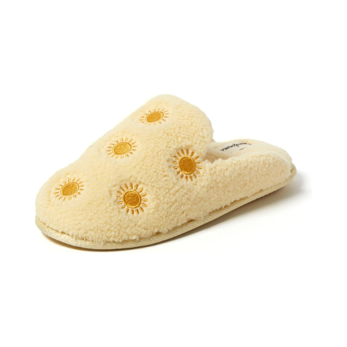 Valentine&rsquo;s Day Gifts on Amazon for Every Woman