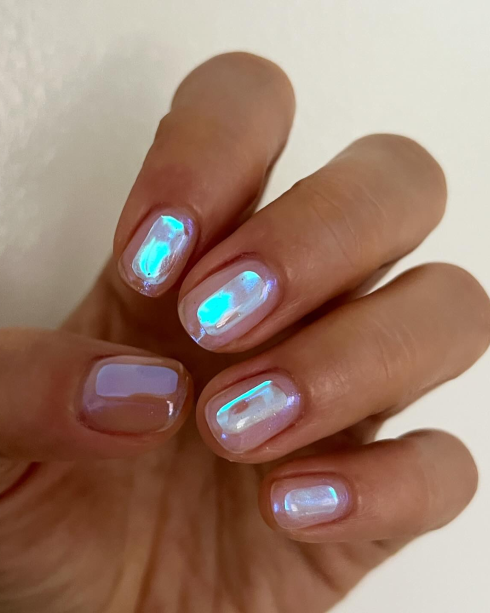 Aura nails