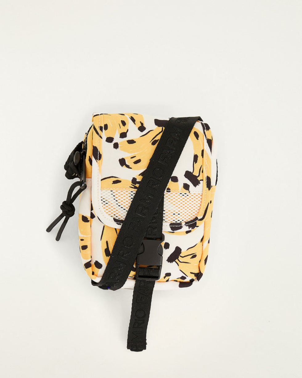 Crossbody bags for travel