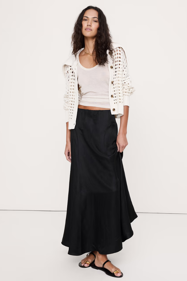 Black maxi skirt outfit