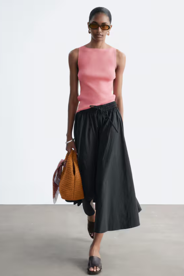 Black maxi skirt outfit